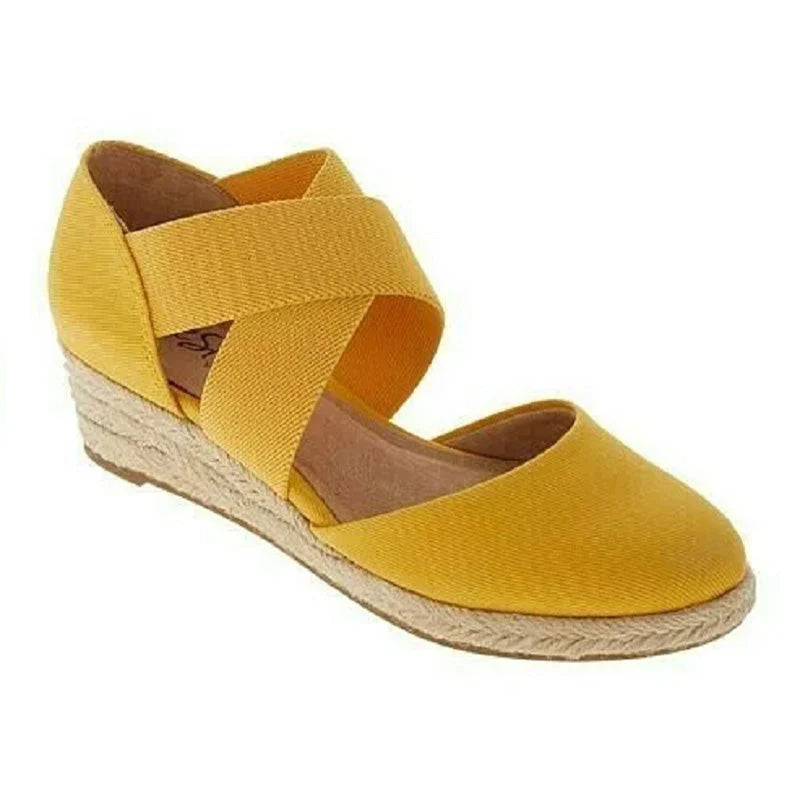 Women’s Elegant Sandals – Classic Closed-Toe Wedge with Cross-Strap Design