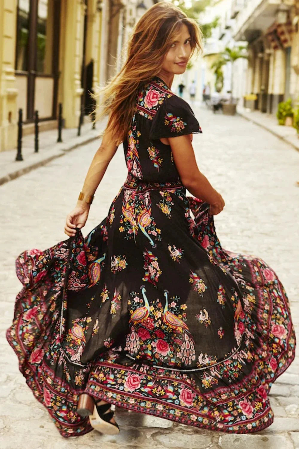 Women’s Boho Style Dress – Flowing Maxi Silhouette with Vibrant Floral Prints